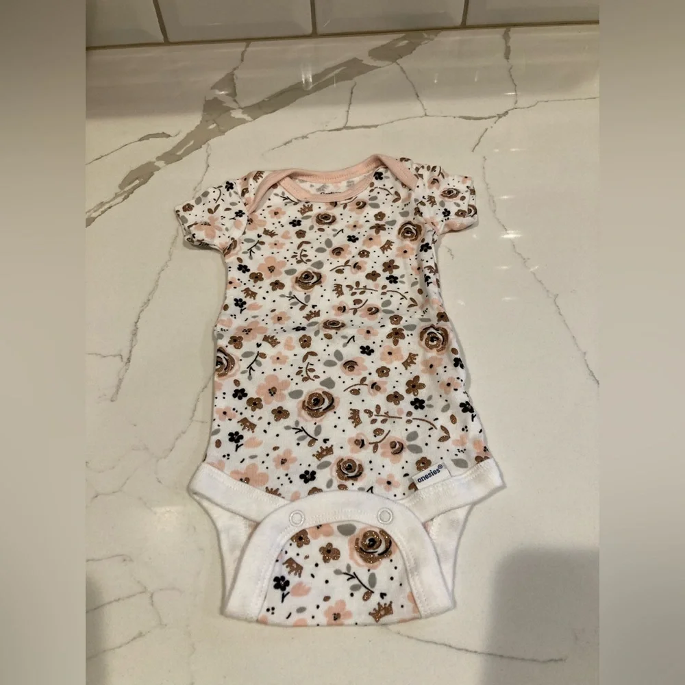 Gerber baby organic cotton white pink brown rustic flower onesie one piece 0-3mo
